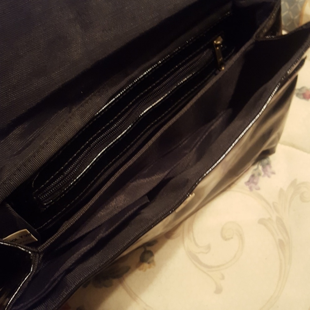 Handbag - Picture 2 of 3